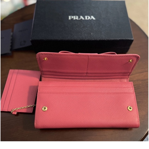 ๐ Prada Milano Saffiano long Leather pink bow wallet ๐ - Picture 6 of 6